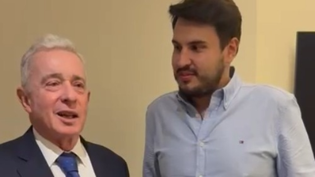 Sorprendente apoyo del expresidente Álvaro Uribe al hijo del senador de Santander Miguel Ángel Pinto en las elecciones al Congreso: esto es lo que dijo

 – Primer plano