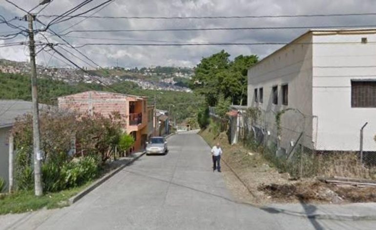 Un hombre de 45 años apuñaló 19 veces a su madre

 – Primer plano