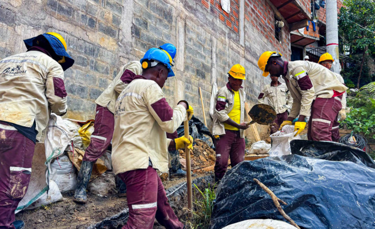 en el caso de Unidos por el Agua se trata de empleo, dignidad y vecinos transformando sus barrios

 – Primer plano
