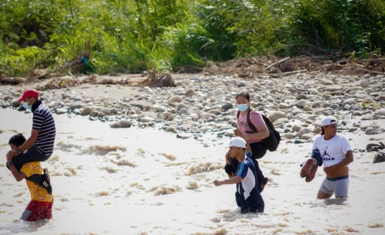 Desde el Atlántico advierten que tensiones regionales están provocando cruces terrestres de venezolanos hacia Colombia

 – Primer plano