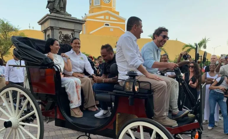 Impulso entre el Distrito de Cartagena y empresas privadas tras la inmovilización de coches eléctricos a pocos días del inicio de la temporada navideña

 – Primer plano