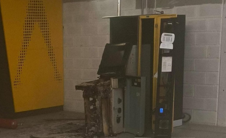 la máquina fue destruida sin el uso de explosivos

 – Primer plano