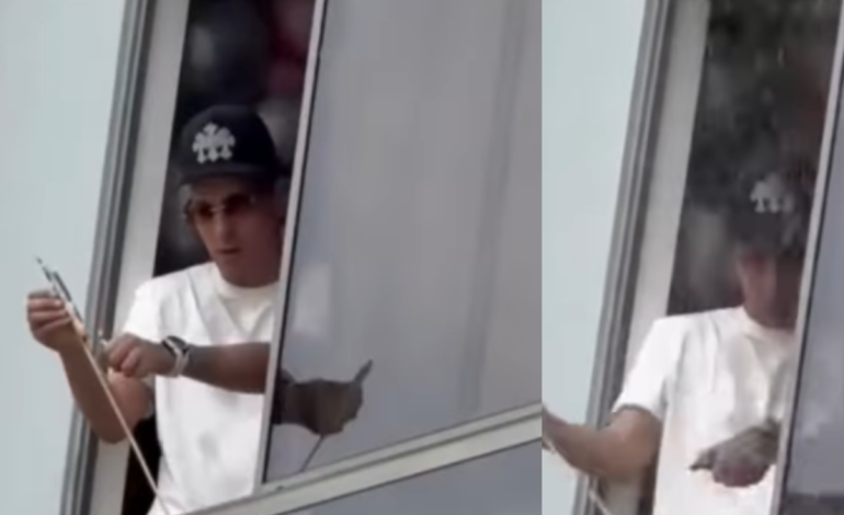 Un hombre arrojó un balde de agua fría a un vecino que se disponía a arrojar pólvora desde la ventana de su departamento en Antioquia.

 – Primer plano