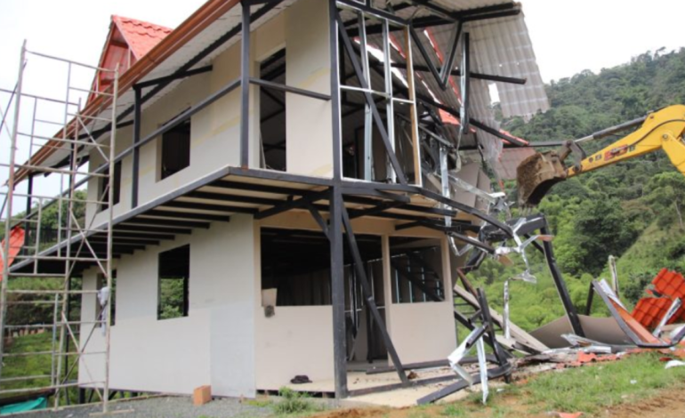 Derriban estructura ilegal en zona rural de Dosquebradas por causar daño ambiental, según autoridades

 – Primer plano