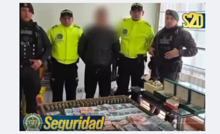 ¿Quién es el asiático capturado en Cali? Era buscado incluso en Bogotá, investigado por su vinculación con una red criminal que evadía impuestos por 47.000 millones de dólares.

 – Primer plano