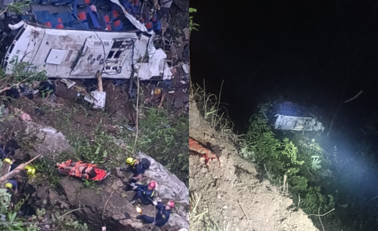 el bus cayó al vacío

 – Primer plano