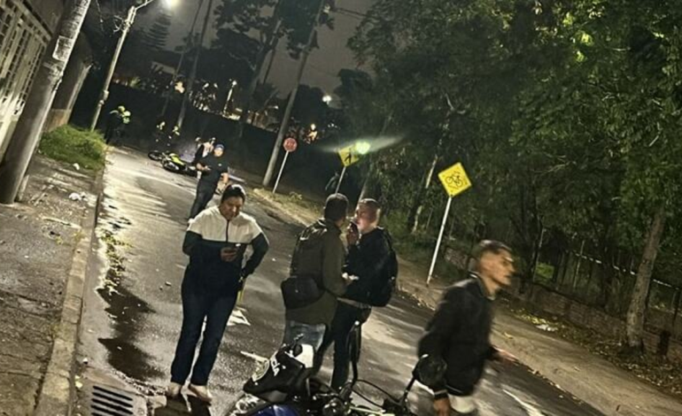 ¿Quiénes son los policías que murieron tras detonar dos explosivos mientras patrullaban en el sur de Cali?

 – Primer plano