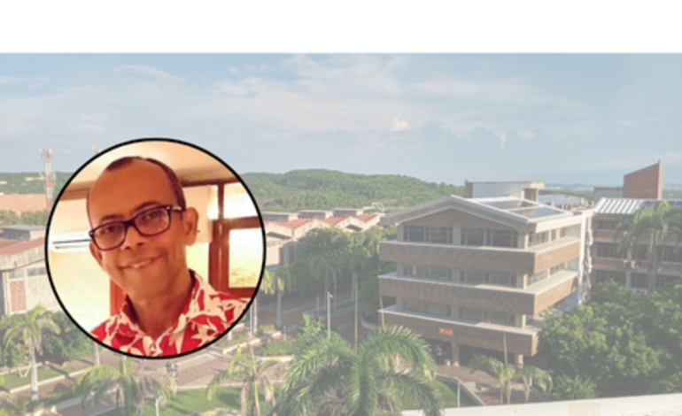 Rector responsable Rafael Castillo Pacheco defiende su postulación durante acto de graduación de la Universidad del Atlántico

 – Primer plano