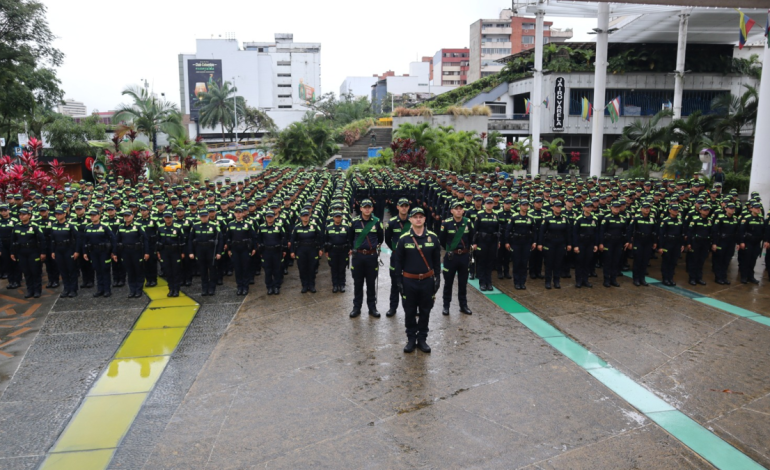 Se incorporan 400 nuevos policías de forma permanente y otros 800 para garantizar la seguridad en la feria de Cali

 – Primer plano