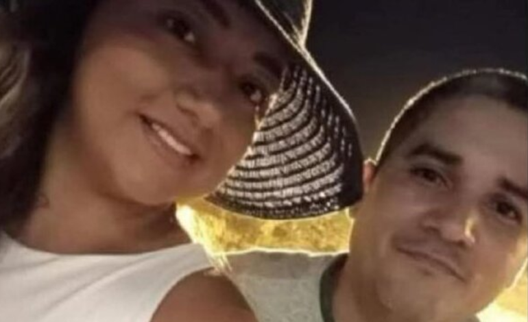 Eran marido y mujer y murieron cuando quedaron atrapados en su coche tras ser atropellados por un camión con remolque.

 – Primer plano