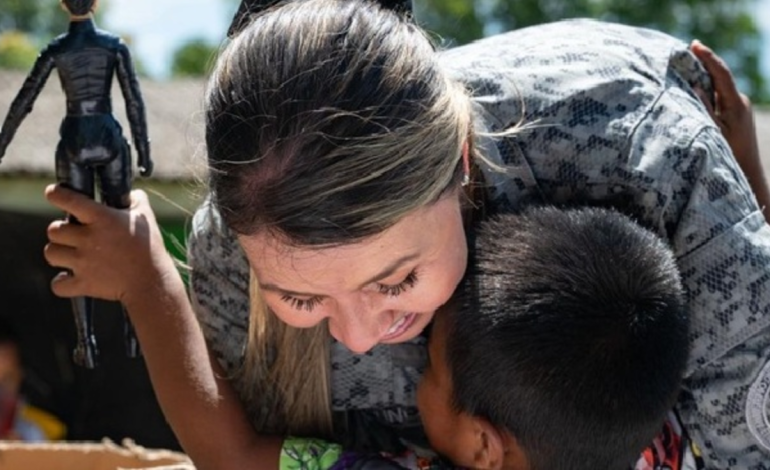 Una maratón de entrega de tres mil regalos a indígenas del Caquetá y Amazonas por Navidad en lugares muy recónditos del país

 – Primer plano