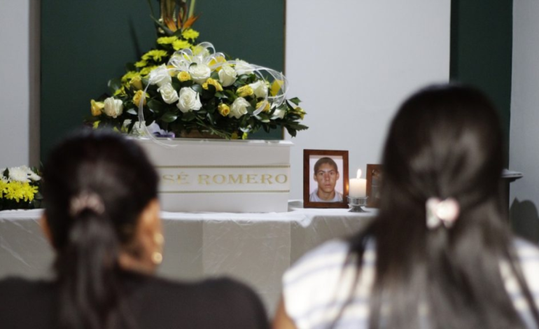 La historia de un joven huérfano residente en Antioquía que buscaba a su hermano mediano; Luego desapareció durante 22 años hasta que su cuerpo fue encontrado en el Valle.

 – Primer plano