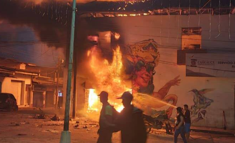 En la lista figuran dos adultos mayores y una niña de 7 años.

 – Primer plano