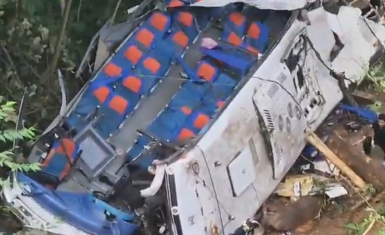 Joven herido en fatal accidente de autobús escolar en Remedios, Antioquia, relata momentos de angustia: «Traté de llamar a los servicios de emergencia»

 – Primer plano