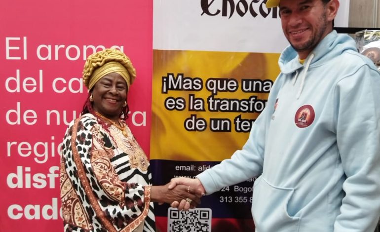 Cacao Tumaco, el que cuenta historias

 – Primer plano