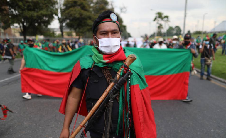 Retén ilegal del ELN deja detenidos y sin vehículos a miembros de la Guardia Indígena en el oriente del Cauca

 – Primer plano