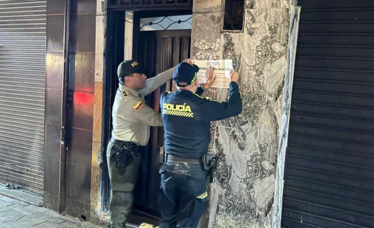 En 2025, se suspendieron las operaciones de más de 100 establecimientos de alojamiento.

 – Primer plano