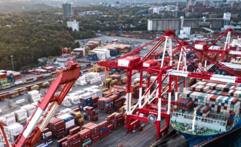 “No tiene ningún sentido” – Juan Carlos Rincón, presidente de la Cámara de Comercio de Bucaramanga, luego de que Ecuador introdujera medidas que incluían aranceles en Colombia

 – Primer plano