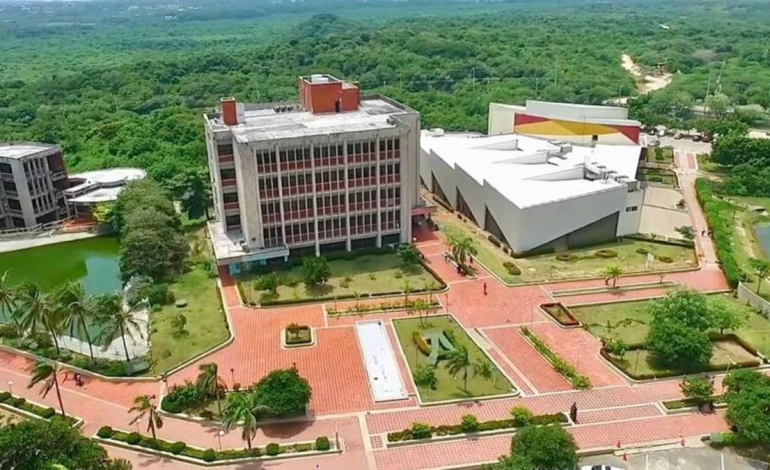 Ellos son los involucrados en la investigación.

 – Primer plano