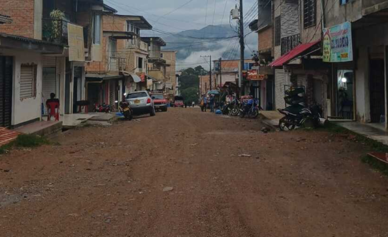 la comunidad reunida en la ciudad

 – Primer plano
