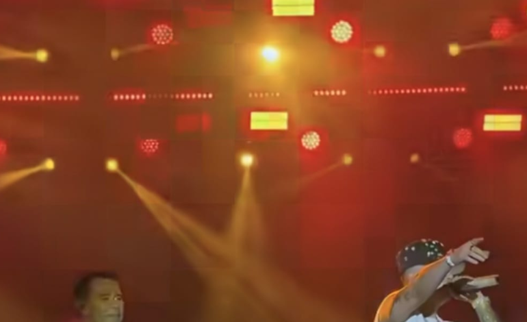 La inesperada sorpresa que Jhonny Rivera le dio a su hijo Andy en el Carnaval Blanco y Negro de Pasto que asustó a la seguridad: ‘Tranquilízate’

 – Primer plano