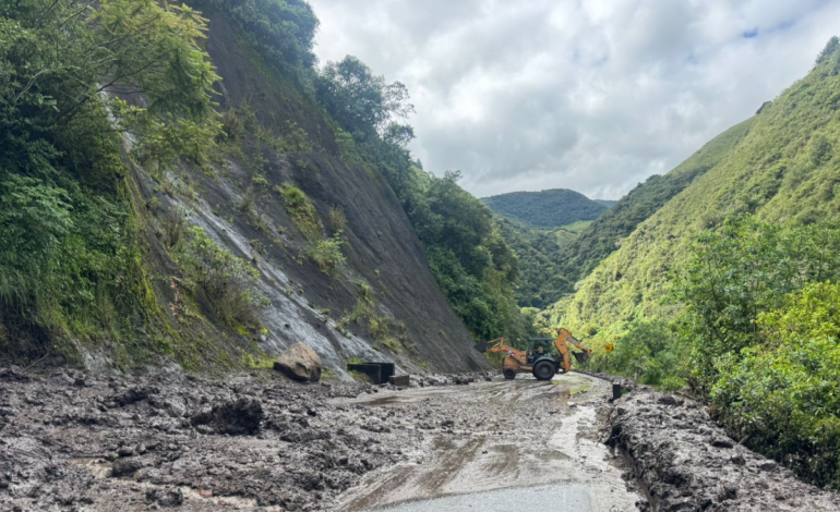 «¡Cuidado, se ha ido!» – el grito de un campesino al ver una montaña derrumbarse sobre varias casas debido al duro invierno que azotó a Nariño

 – Primer plano