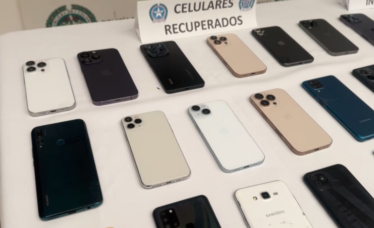 Drogas, seguros y lo encontrado tras la captura de una peligrosa banda de ladrones de celulares de alta gama durante el Carnaval de Blancos y Negros de Pasto

 – Primer plano