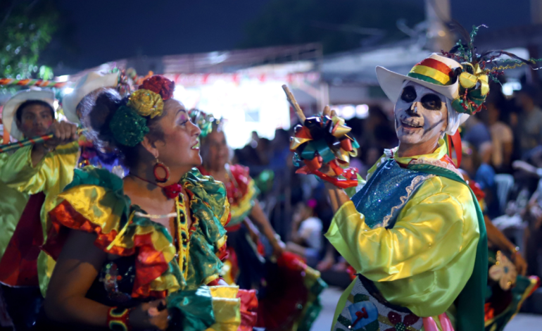 Lo que resta de los cuatro días de celebraciones en las ciudades.

 – Primer plano