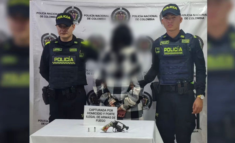 El hijo de 16 años de los participantes denunció todo el incidente.

 – Primer plano