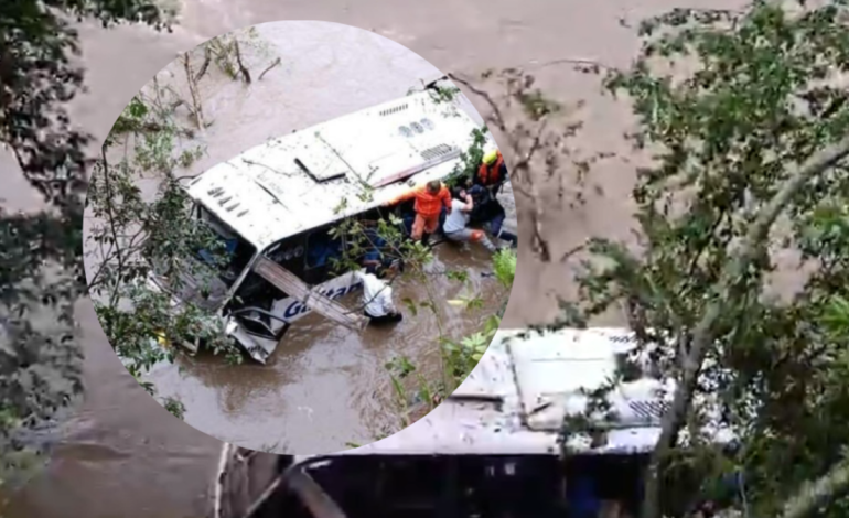 Bus de transporte público en la ruta de Cali

 – Primer plano