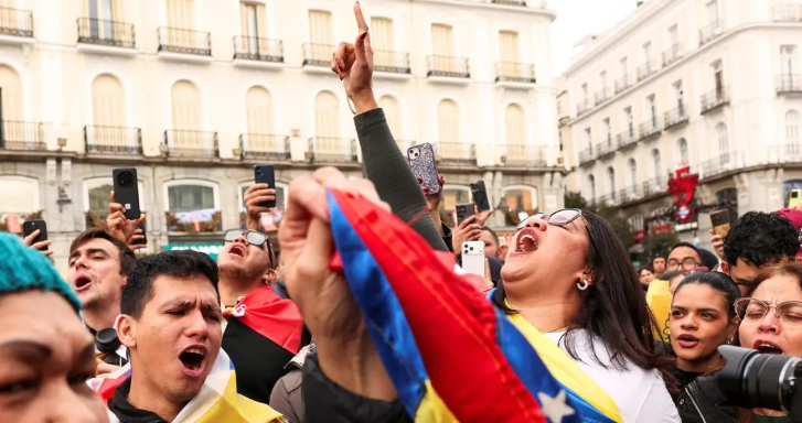 ‘Nunca pensé que vería esto’: venezolanos en el exterior reaccionan con alegría y miedo tras la caída de Maduro

 – Primer plano