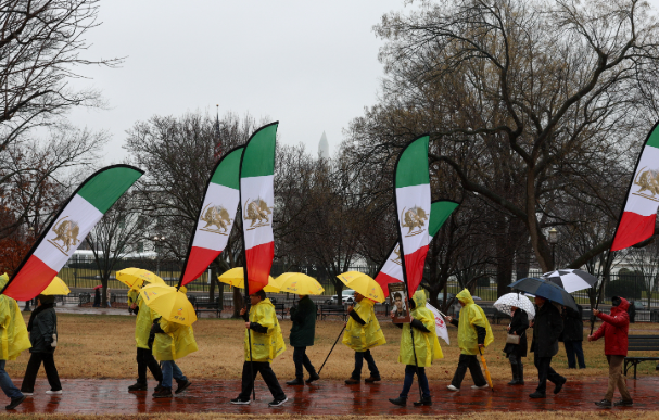 EE.UU. evalúa opciones militares ante la represión en Irán

 – Primer plano