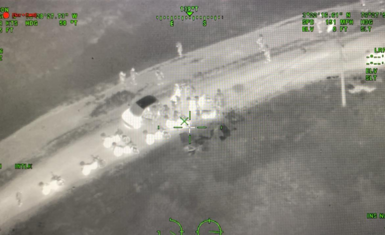 Capturan a uno de dos presuntos ladrones de autos cuyo conductor estaba maniatado; llave, helicóptero Halcón de la Policía de Cali

 – Primer plano