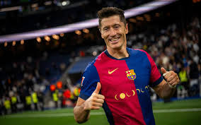 Robert Lewandowski mantiene su forma goleadora en Barcelona

 – Primer plano