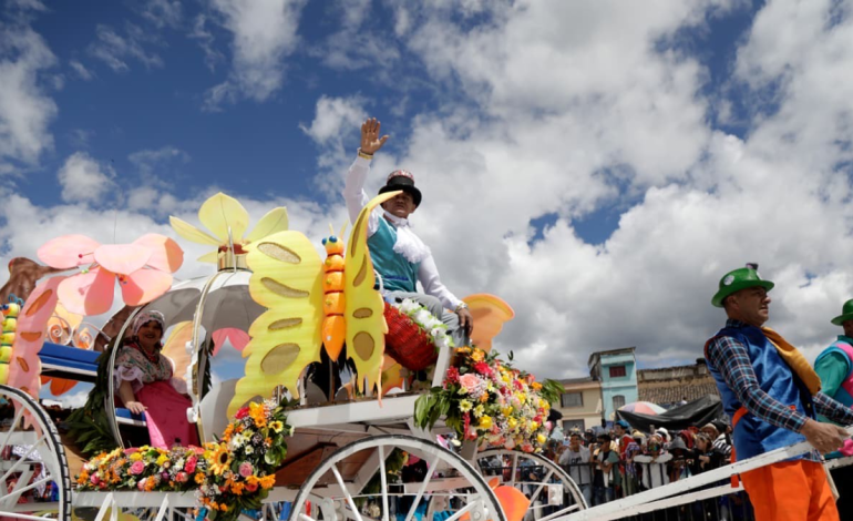 La familia Castañeda con 33 sellos marcó el 4 de enero y volvió a reunir multitudes para el Carnaval de Blancos y Negros

 – Primer plano