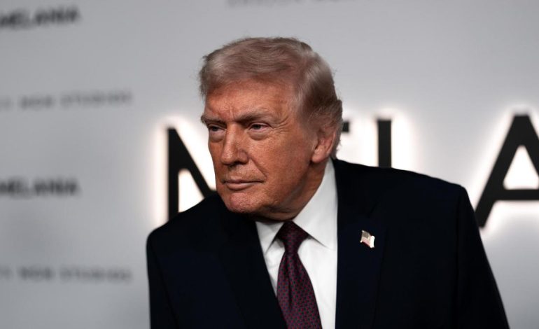 Donald Trump nombra candidato a presidente de la Fed en medio del debate sobre las tasas de interés

 – Primer plano