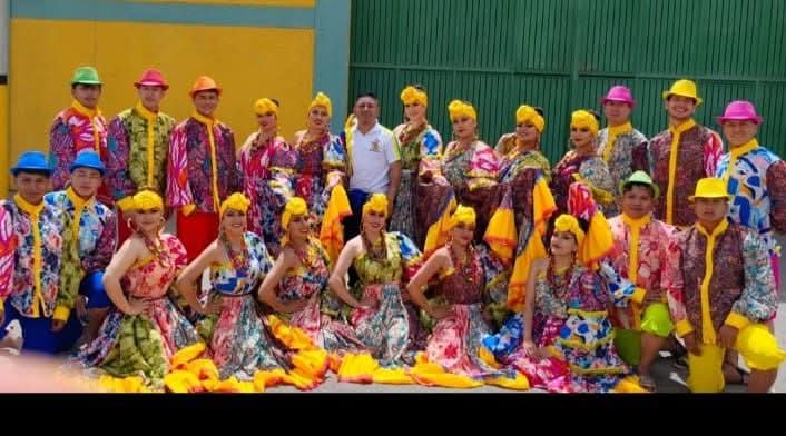Historia, ritmo y tradición: ballet folclórico

 – Primer plano