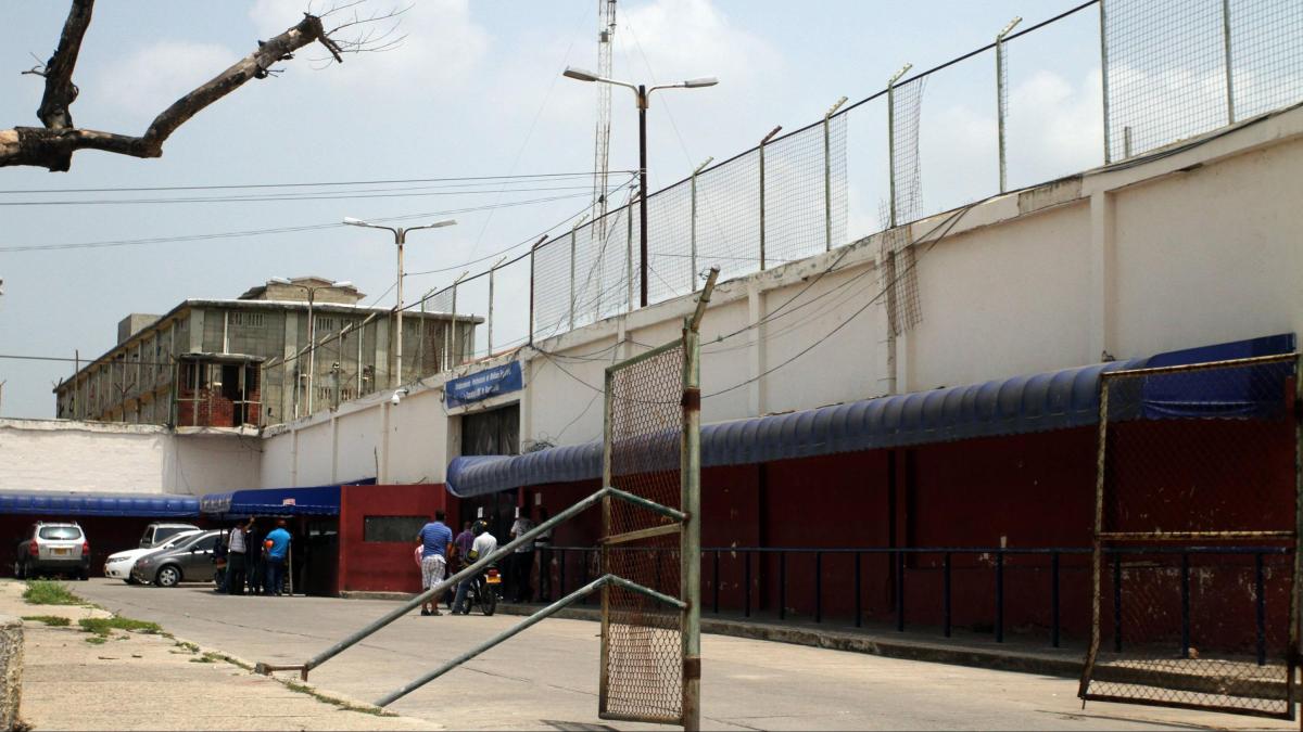 Personal administrativo del penal El Bosque no trabajará en oficinas

 – Primer plano