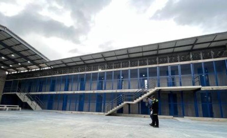 Vigilancia y zozobra en el suroeste de Barranquilla tras presunto ataque con explosivos al Penal Distrital de El Bosque

 – Primer plano