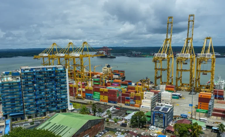 Un plan de choque que busca salvar operaciones en el puerto de Buenaventura

 – Primer plano