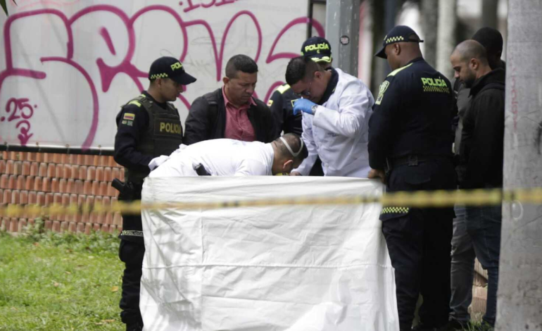 El rastro que siguen las autoridades para encontrar al responsable de arrojar una cabeza humana al río Cali genera preocupación por cambios en la policía

 – Primer plano