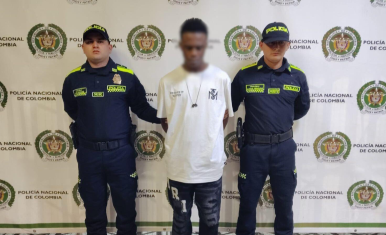 Un hombre fue capturado en Medellín luego de asesinar a otro hombre con un cuchillo tras una pelea.

 – Primer plano