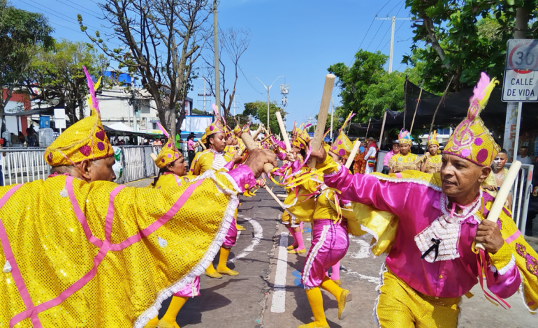 ¡Ya arranca el Gran Desfile de las Tradiciones 2026! Así se prepara la Vía 40 para el segundo día del Carnaval de Barranquilla

 – Primer plano