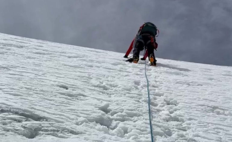Alpinistas de Colombia y Gran Bretaña cubren una nueva ruta hacia la cumbre del Simón Bolívar

 – Primer plano