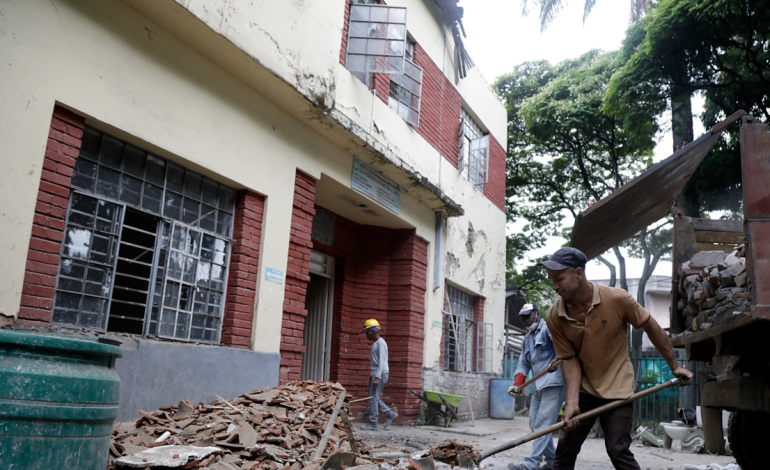 ¿Cómo se está invirtiendo el dinero en la reconstrucción de la escuela pública de 203 años y la más antigua de Cali, Santa Librada, tras la amenaza de ruina?

 – Primer plano