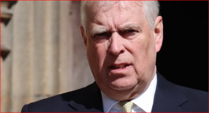 Nuevas fotos y documentos del ex príncipe Andrés.

 – Primer plano