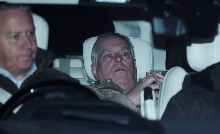 Escándalo real: el ex príncipe Andrés bajo escrutinio por compartir información confidencial

 – Primer plano