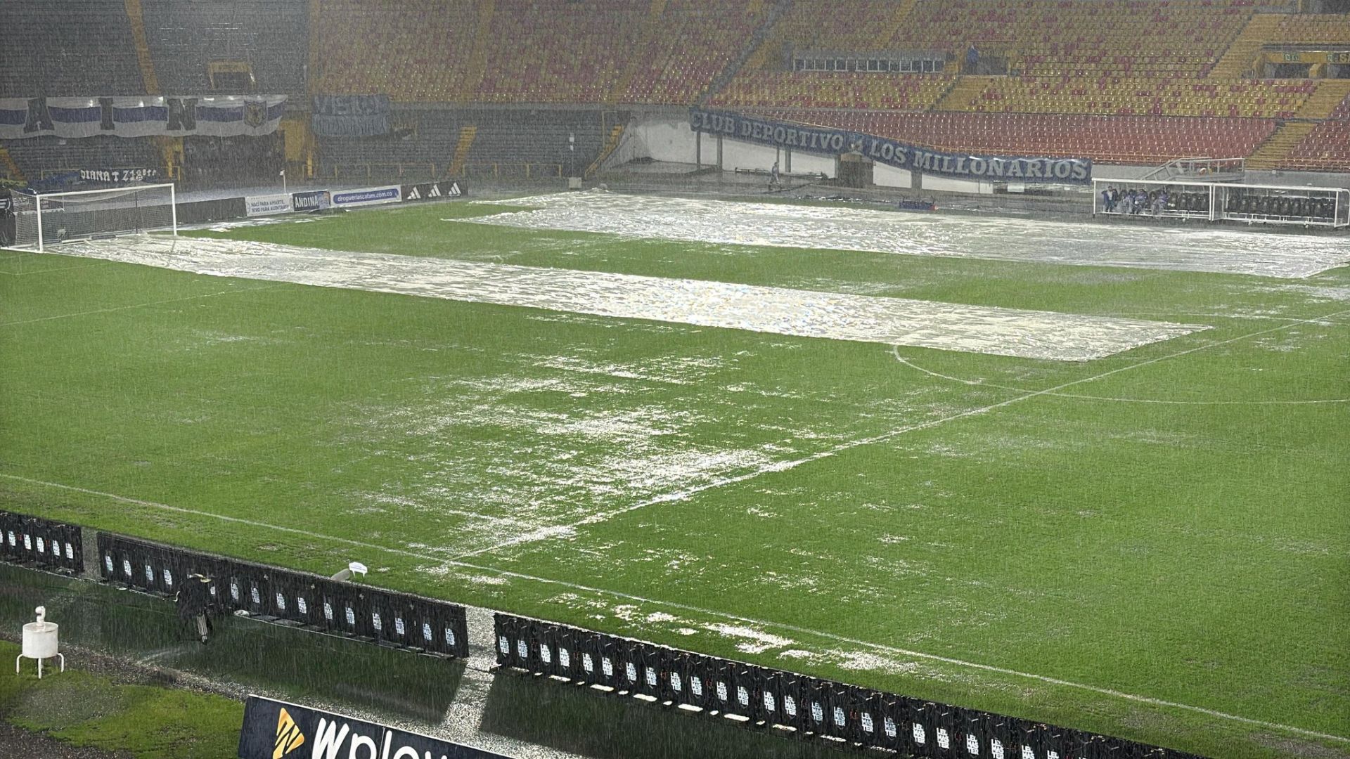 Críticas a Campín tras la suspensión del partido entre Millonarios y DIM: «Lo único que faltaba era el Arca de Noé»

 – Primer plano