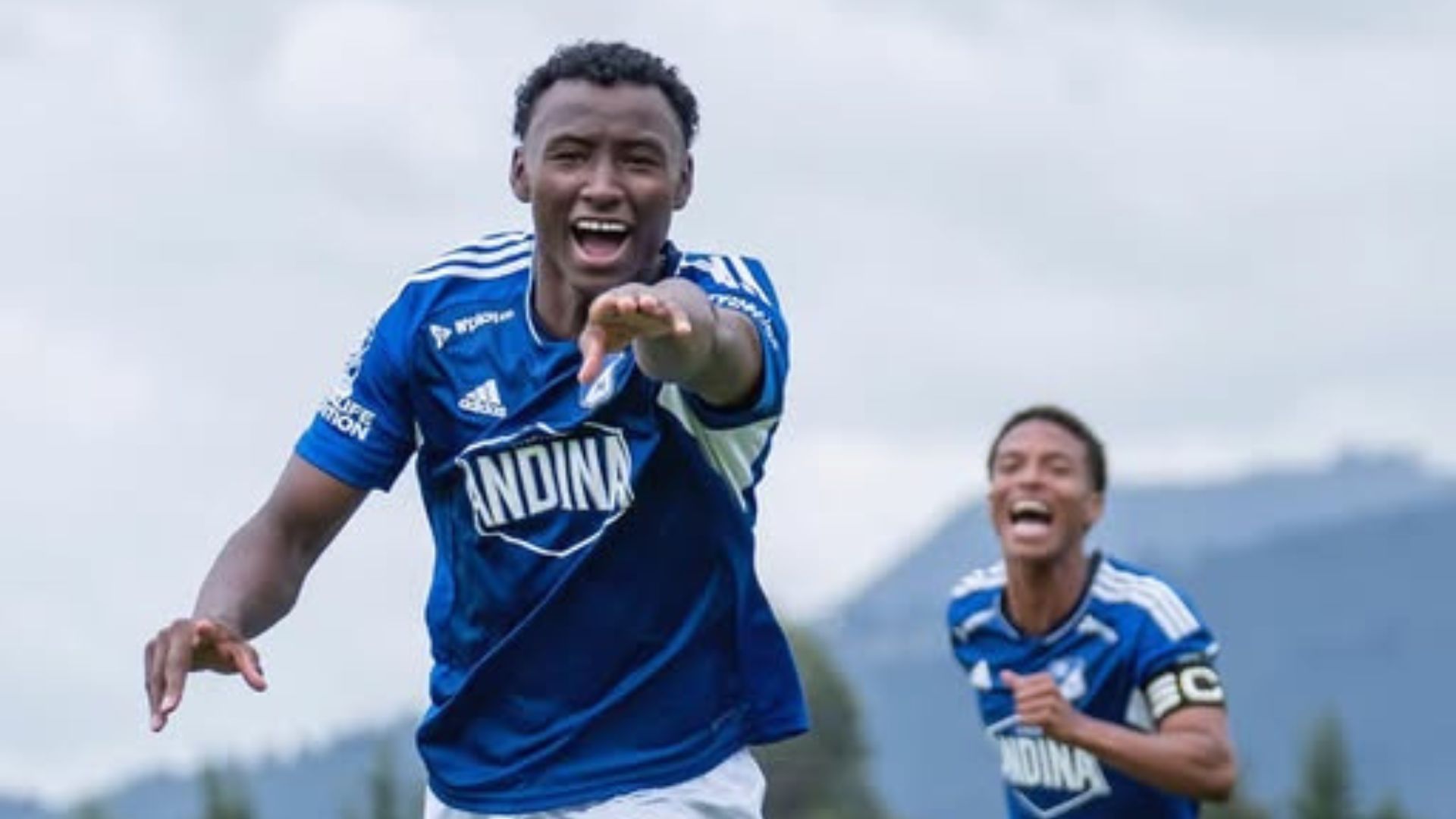 Jhoan Hernández llega al Botafogo

 – Primer plano