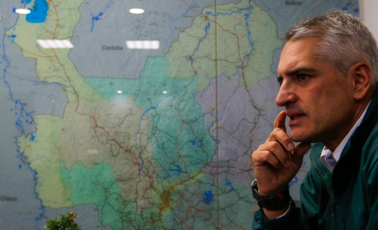 El gobernador de Antioquia cuestiona la respuesta del país al ataque con drones en Segovia

 – Primer plano